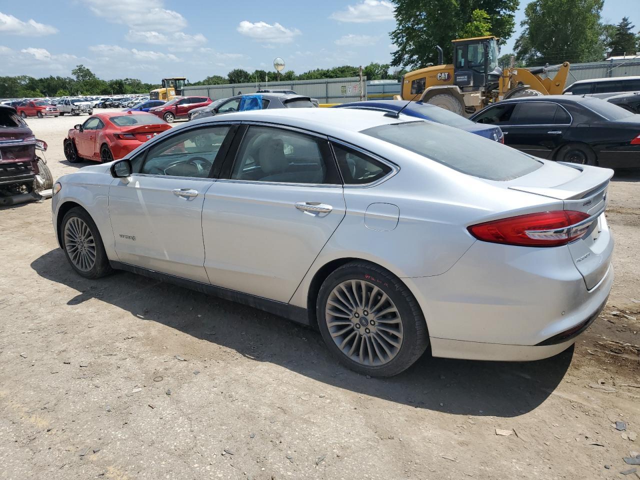 2017 Ford Fusion Titanium Hev - Фото 2