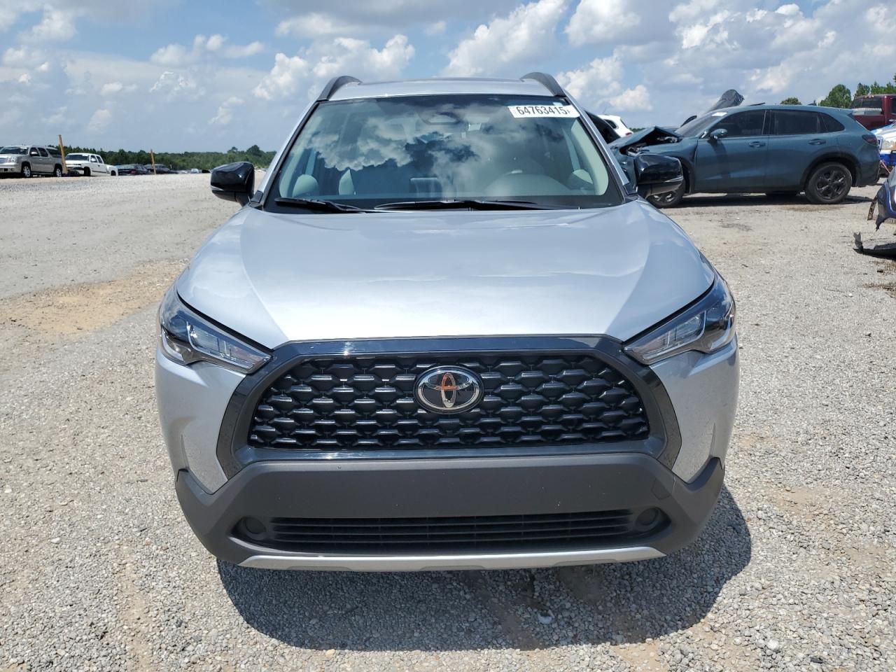 2025 Toyota Corolla Cross Le - Фото 5