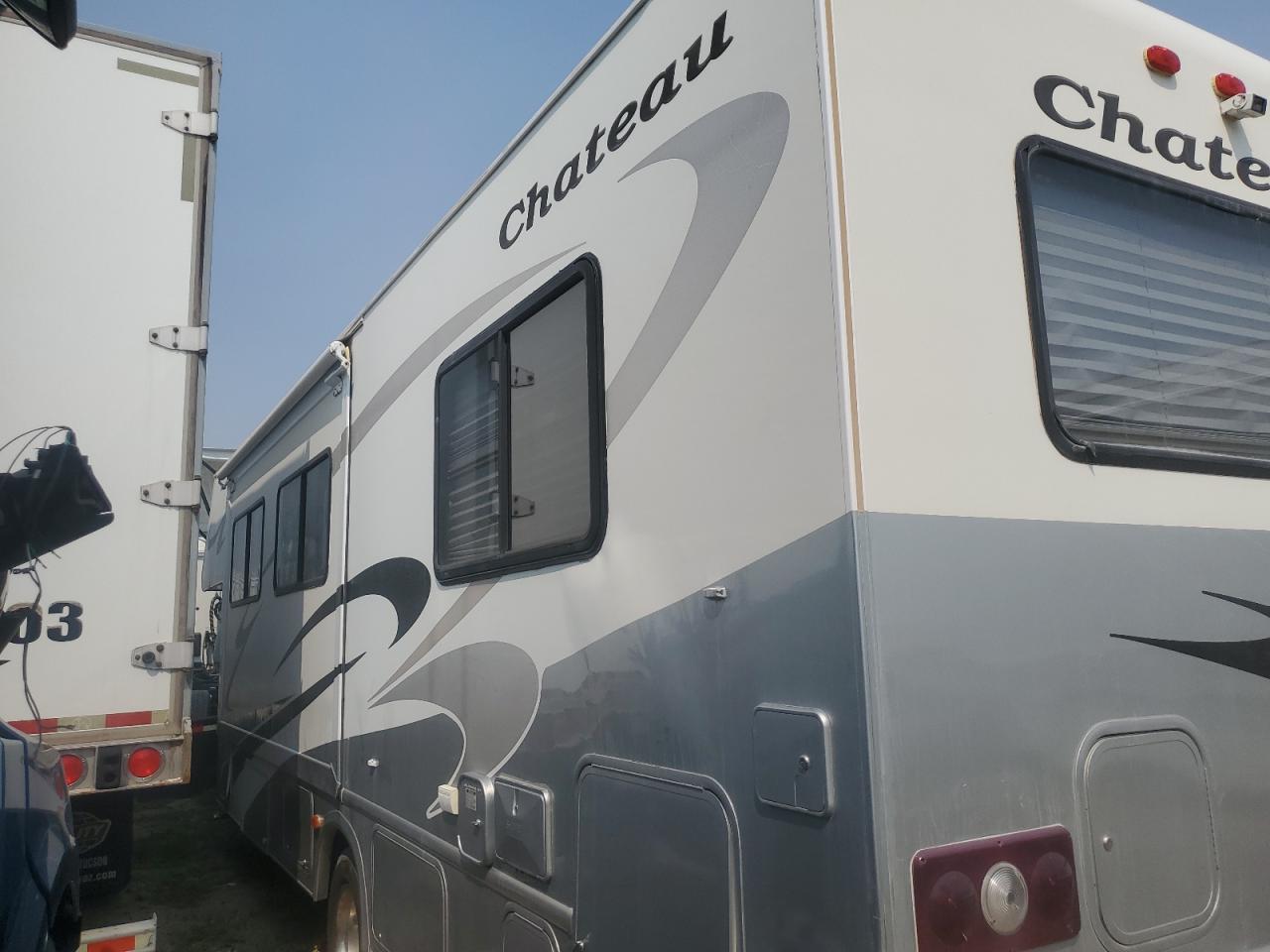 2006 Ford Econoline E450 Super Duty Cutaway Van - Image 3