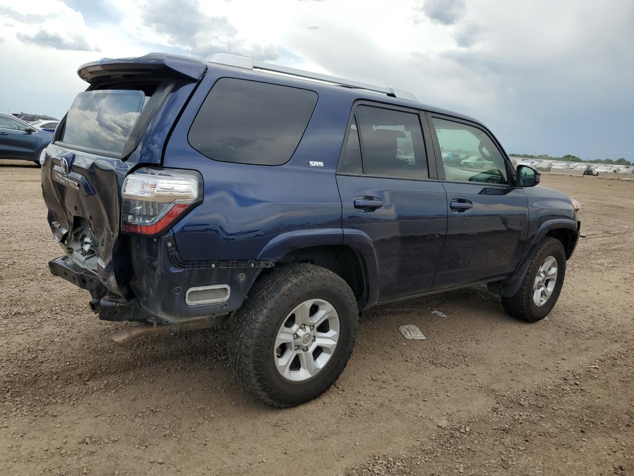 2017 Toyota 4Runner Sr5/Sr5 Premium - Image 3