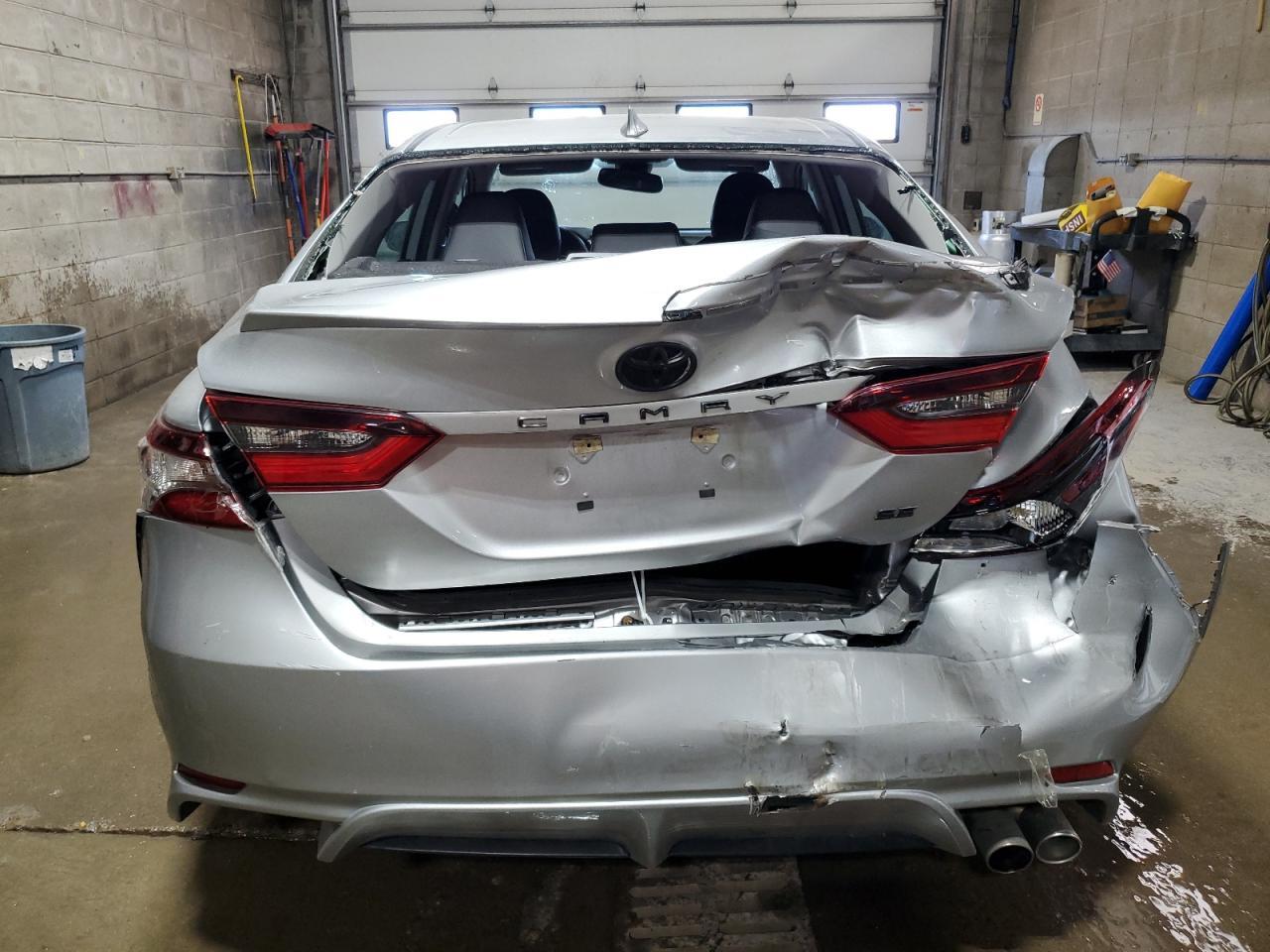 2021 Toyota Camry Se - Фото 6