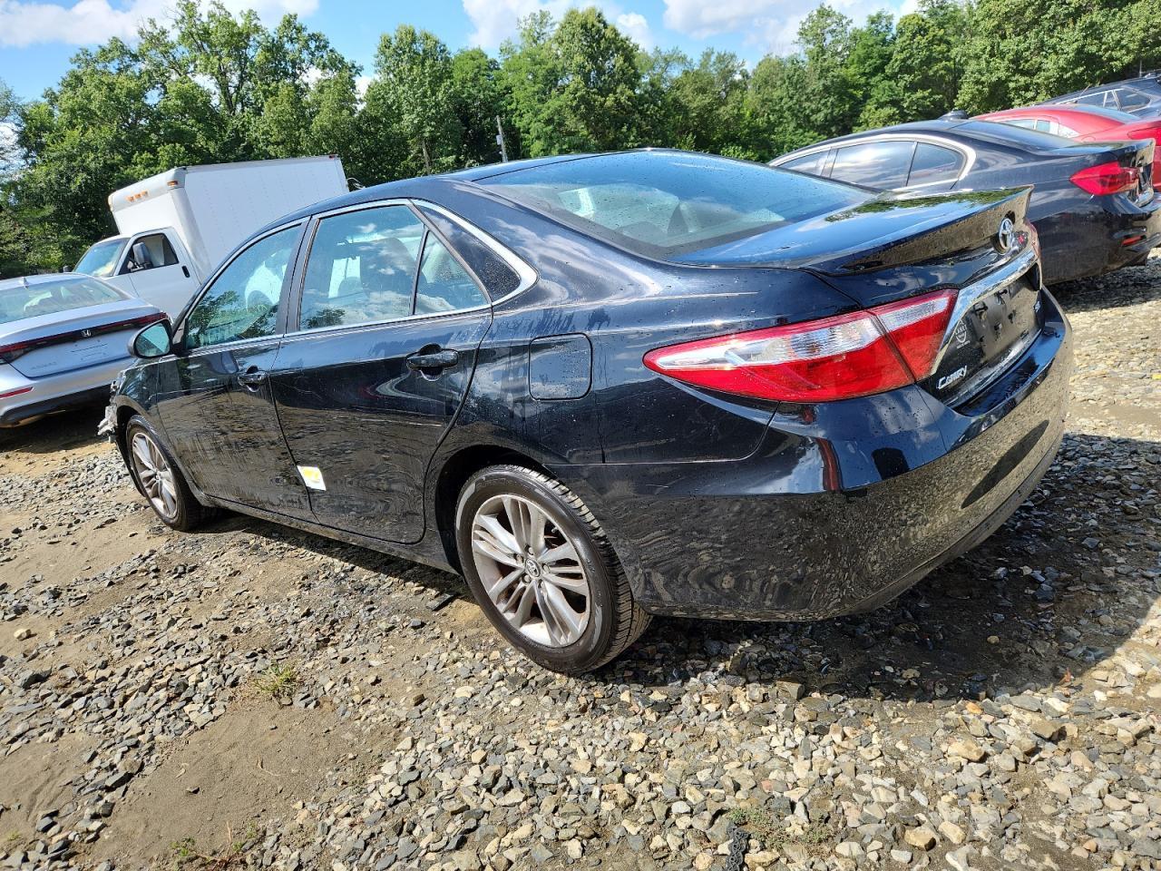 2017 Toyota Camry Le - Фото 2