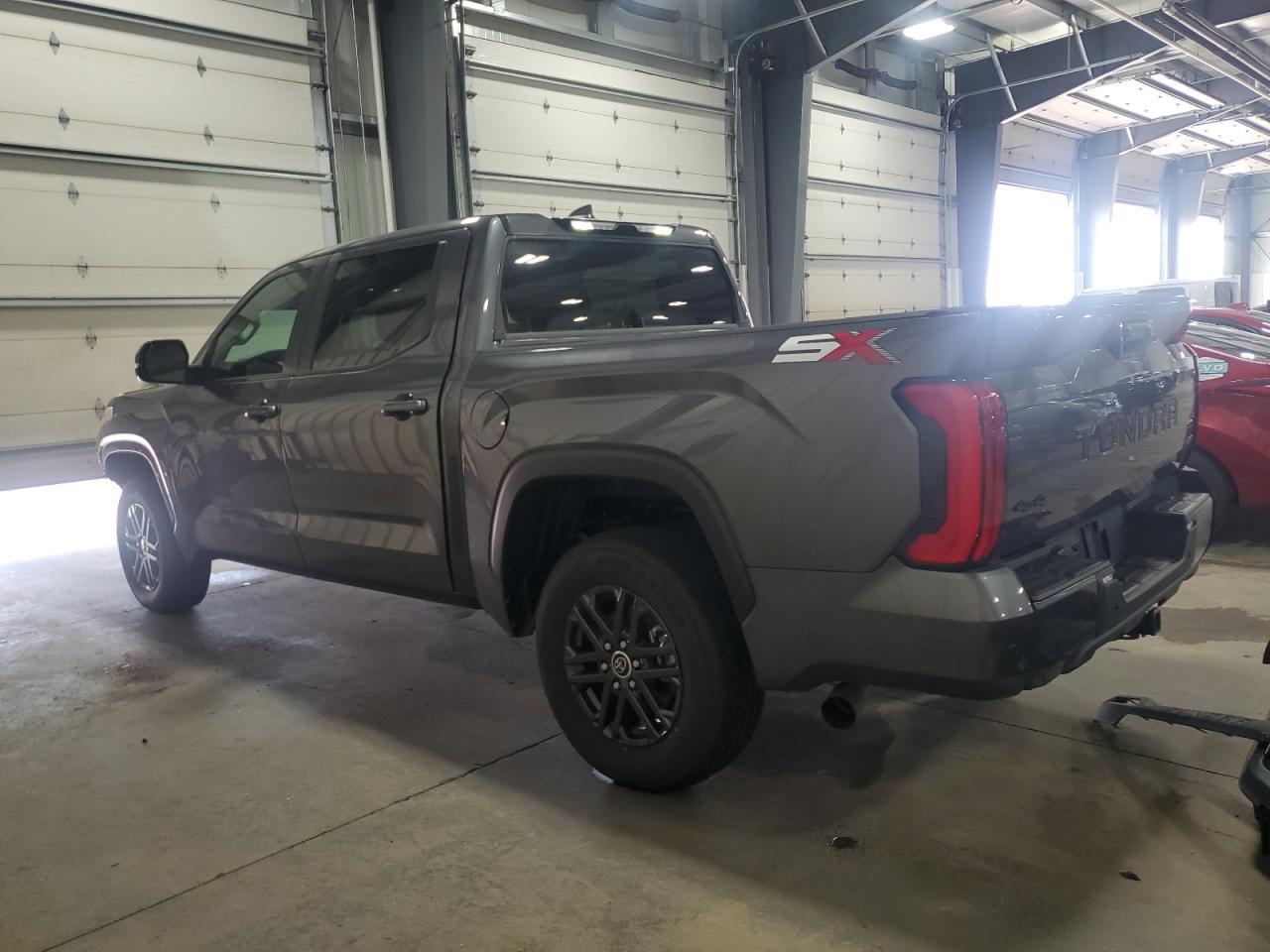 2024 Toyota Tundra Crewmax Sr - Фото 2