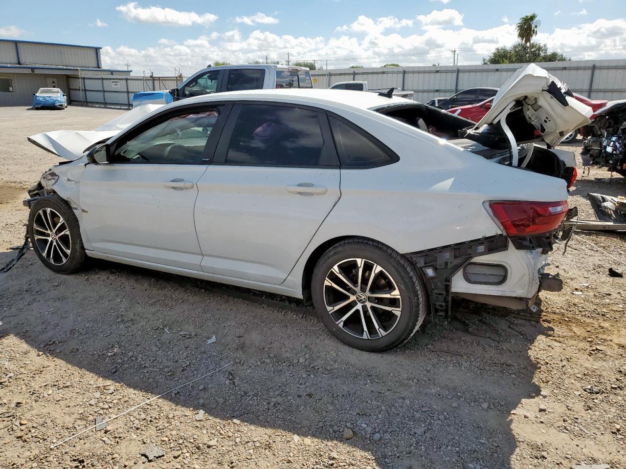 2023 Volkswagen Jetta Sport - Фото 2