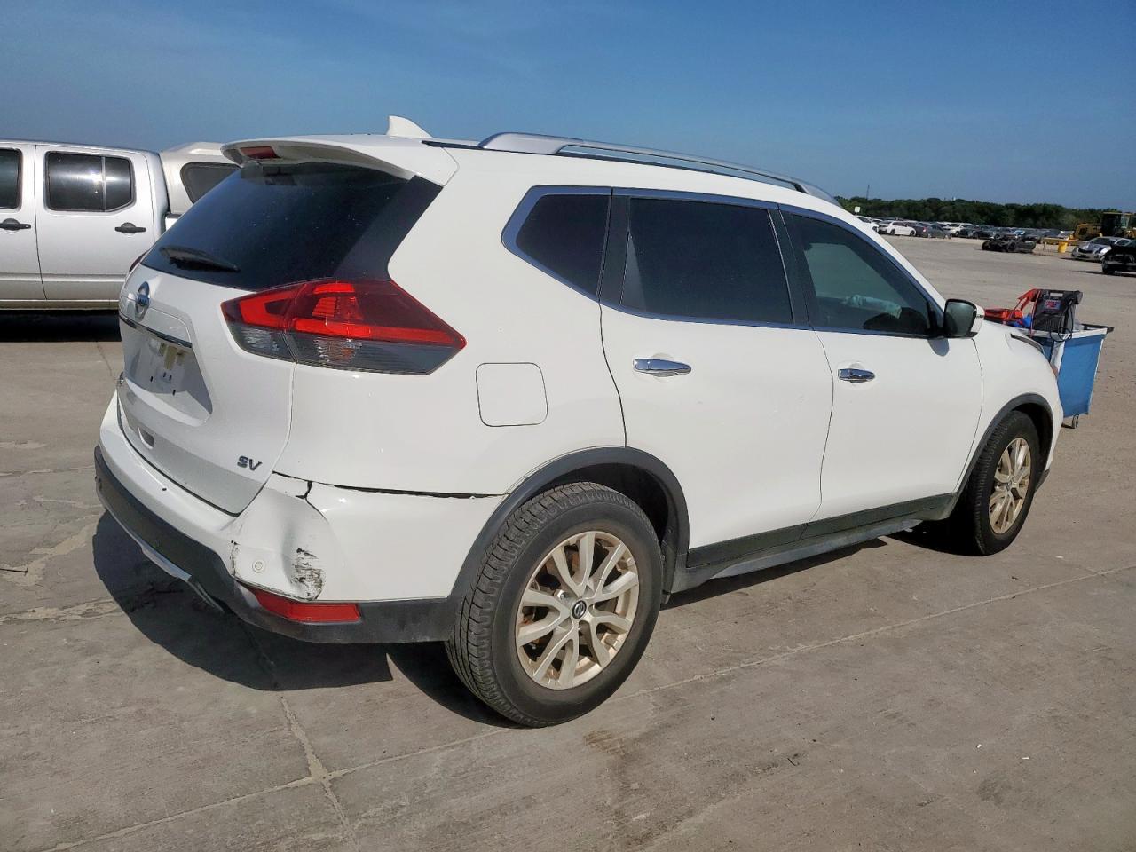 2020 Nissan Rogue S - Фото 3