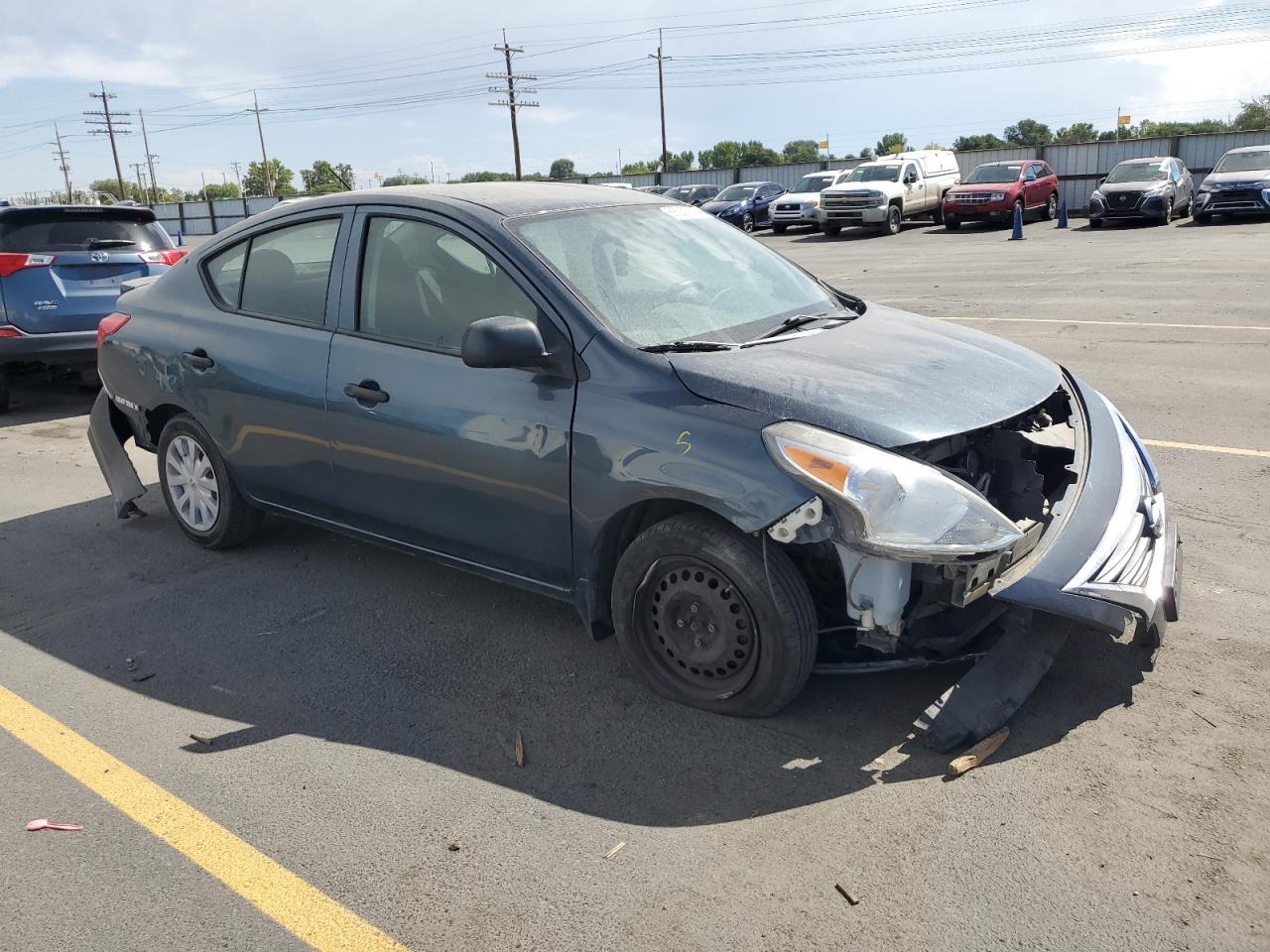 2015 Nissan Versa S - Фото 4
