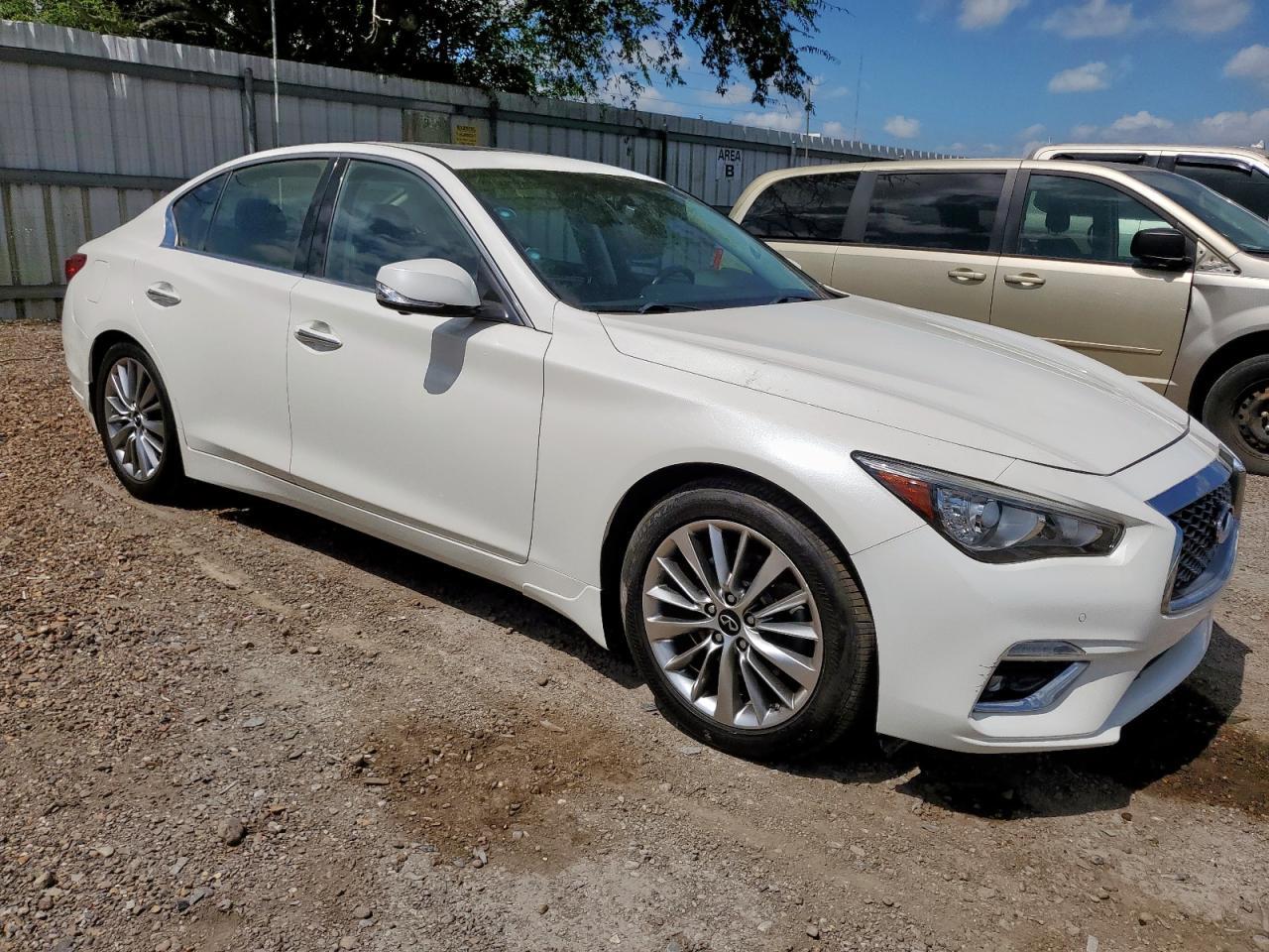 2022 Infiniti Q50 Luxe - Image 4
