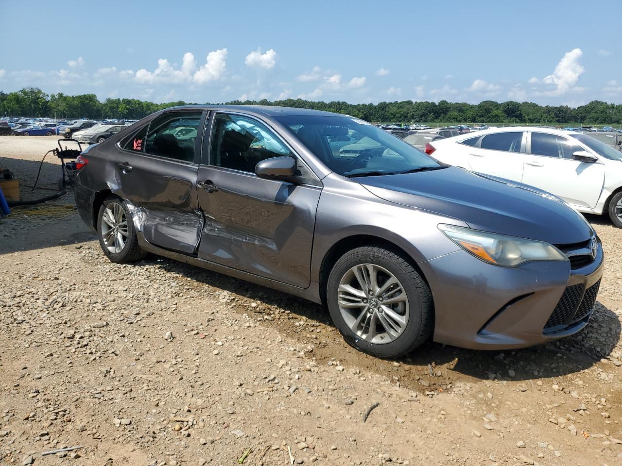 2016 Toyota Camry Le - Фото 4