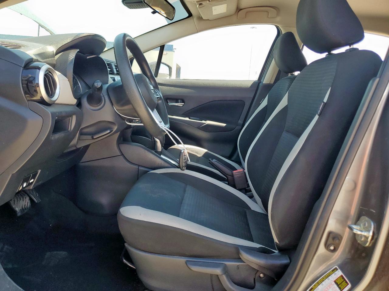 2021 Nissan Versa Sv - Image 7