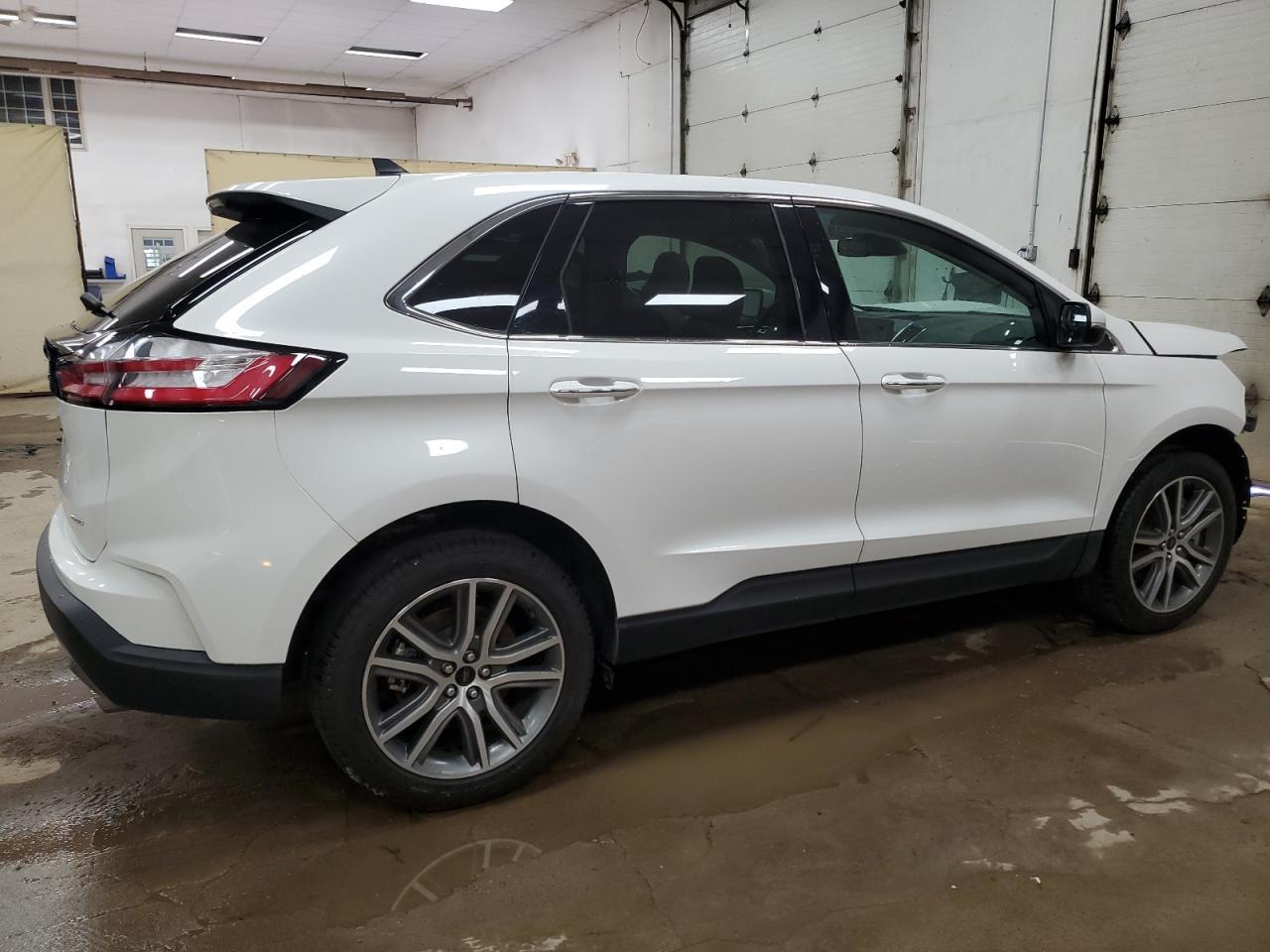 2024 Ford Edge Titanium - Image 3