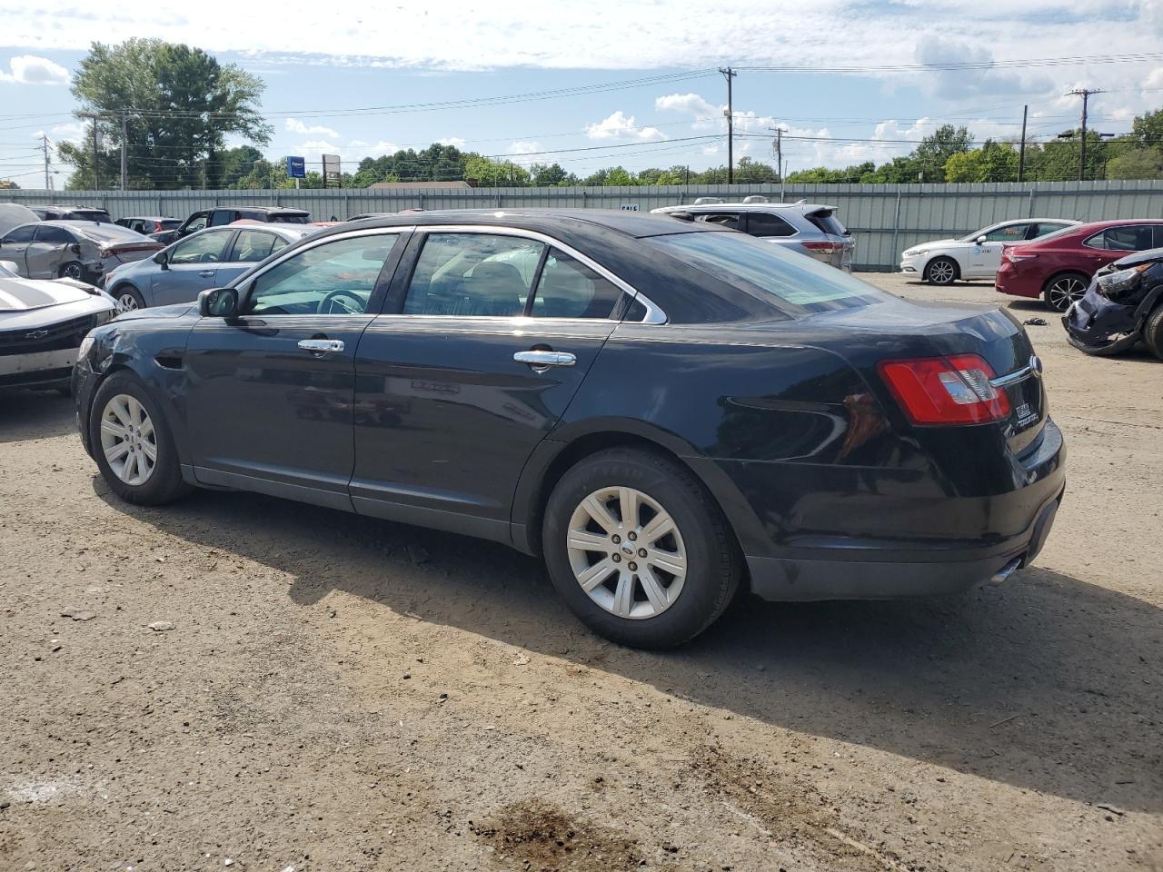 2012 Ford Taurus Se - Image 2
