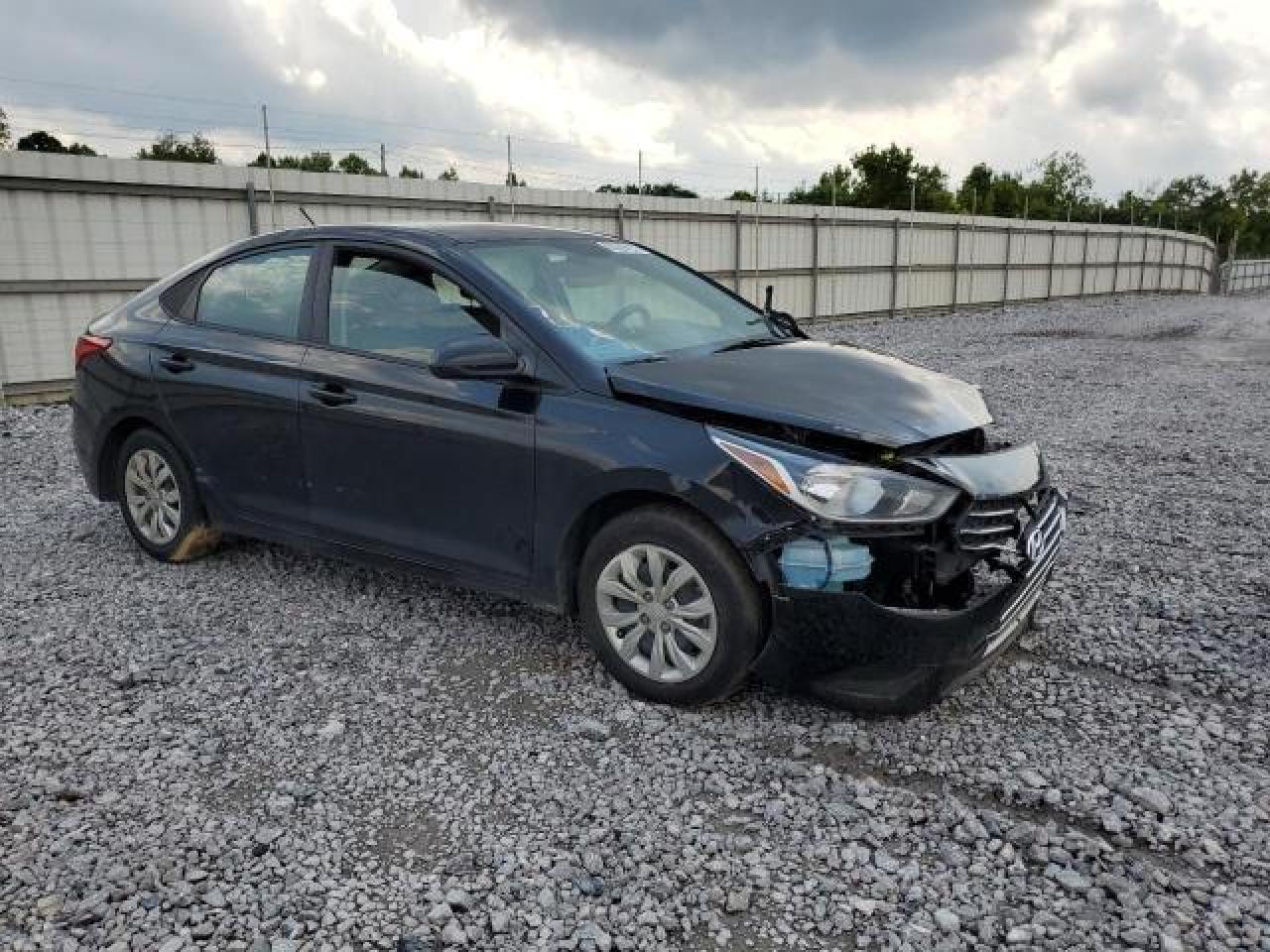 2021 Hyundai Accent Se - Фото 4