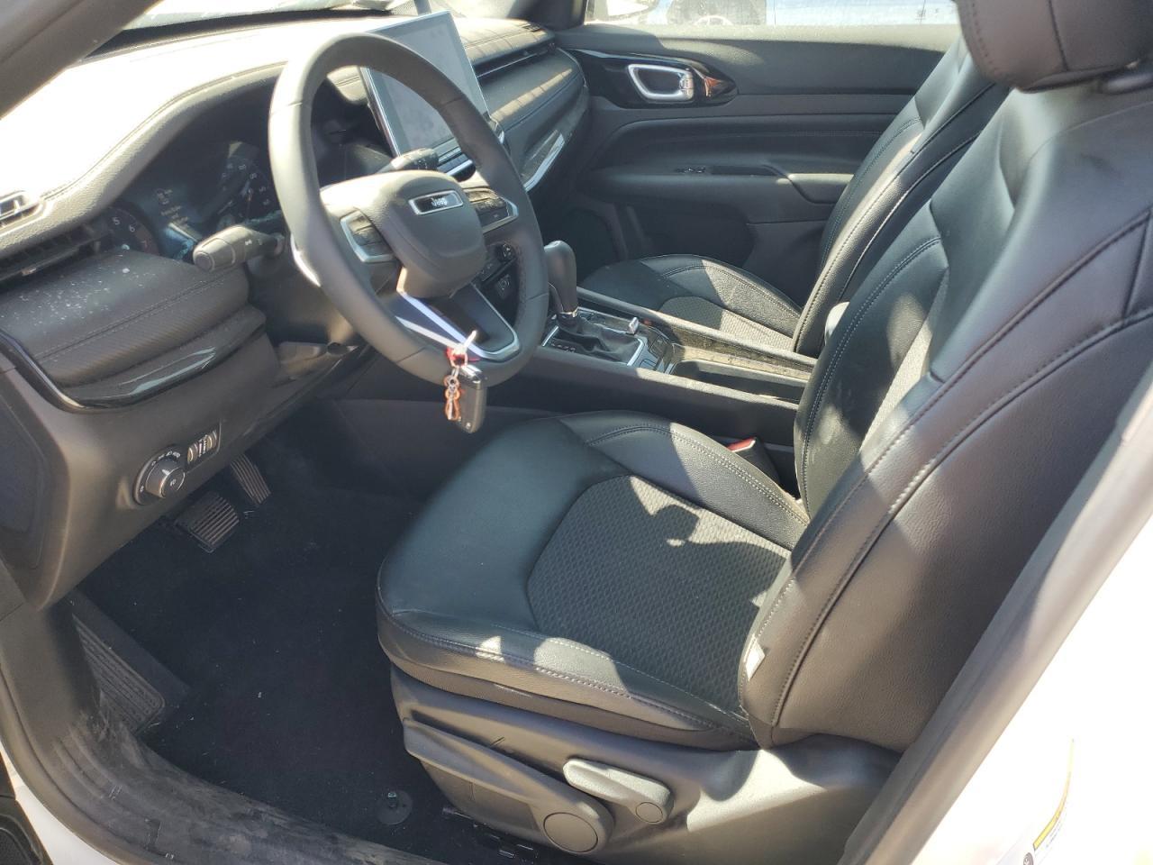 2025 Jeep Compass Latitude - Фото 7