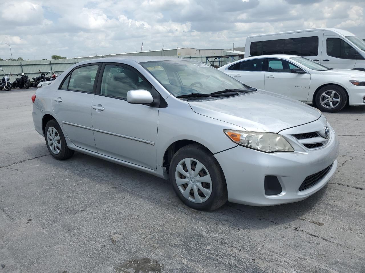 2011 Toyota Corolla Base - Фото 4