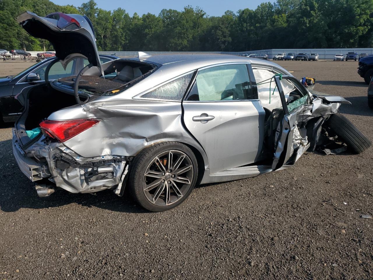 2019 Toyota Avalon Xle - Фото 3
