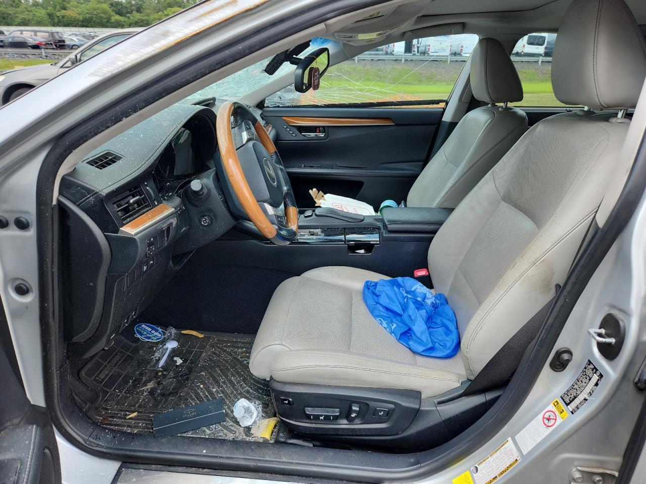 2014 Lexus Es 300H - Фото 7