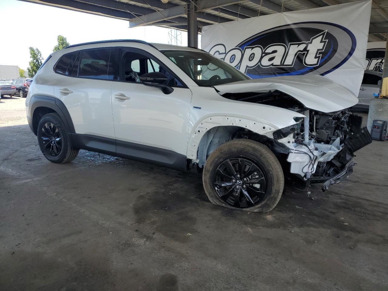 2025 Mazda Cx-50 Premium - Image 4