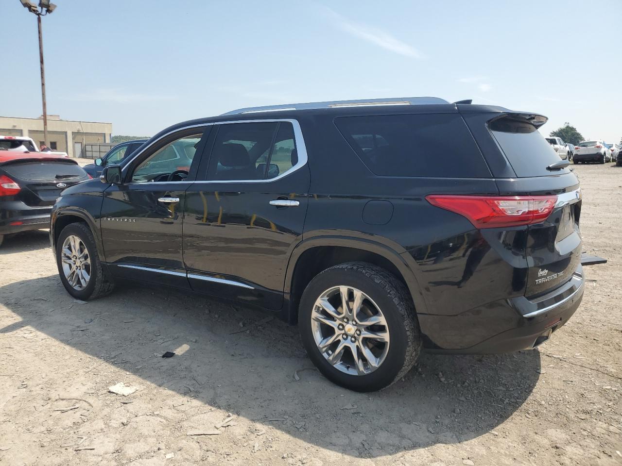 2020 Chevrolet Traverse High Country - Фото 2