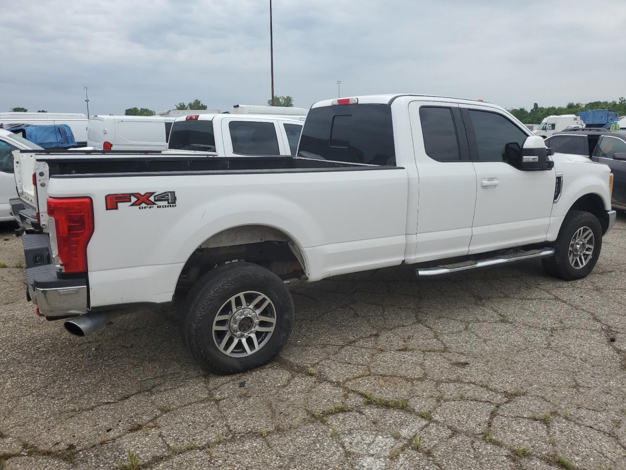 2017 Ford F250 Lariat - Фото 3