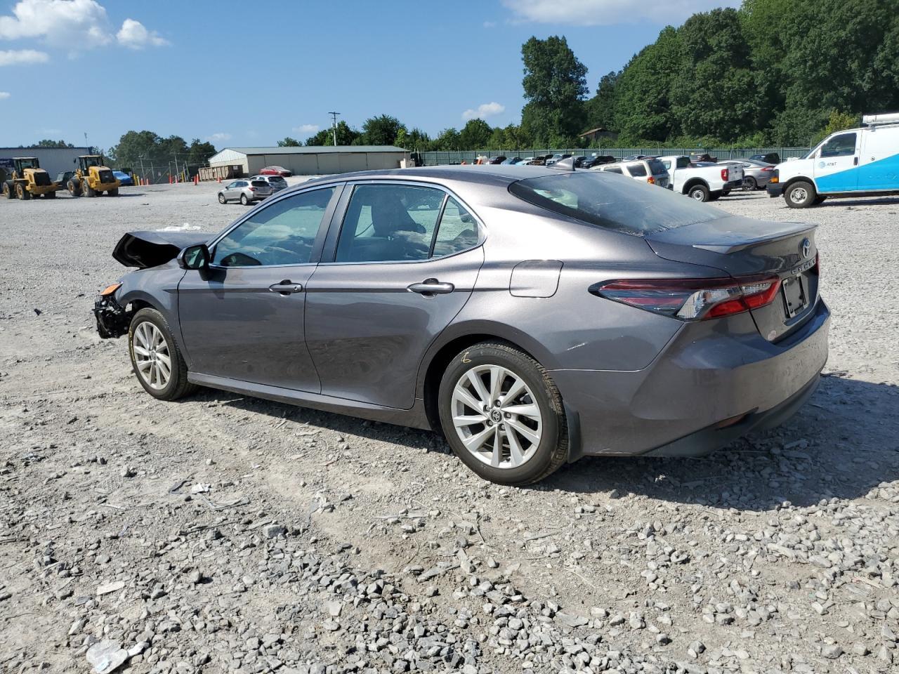 2024 Toyota Camry Le - Фото 2
