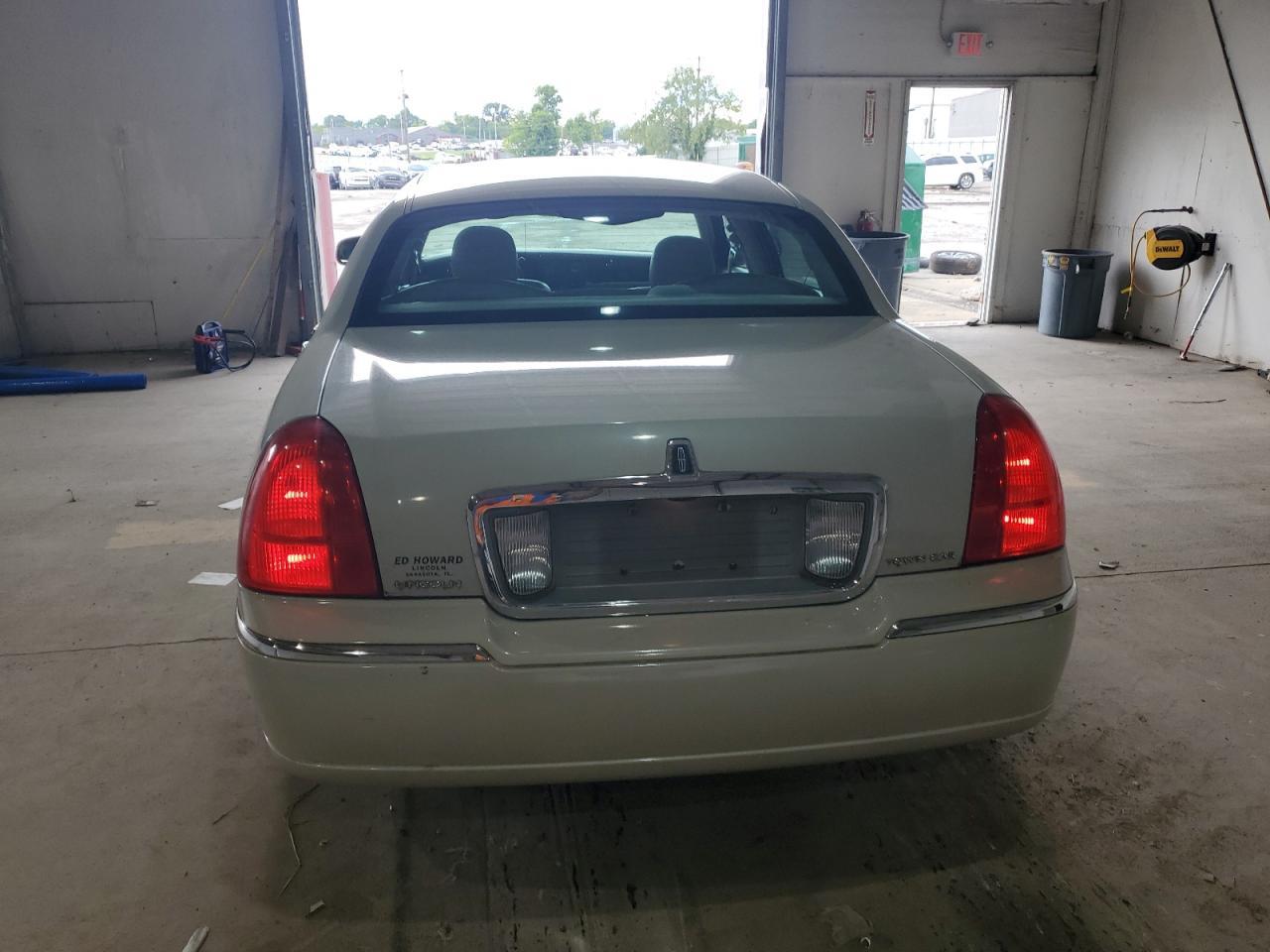 2006 Lincoln Town Car Signature Limited - Фото 6