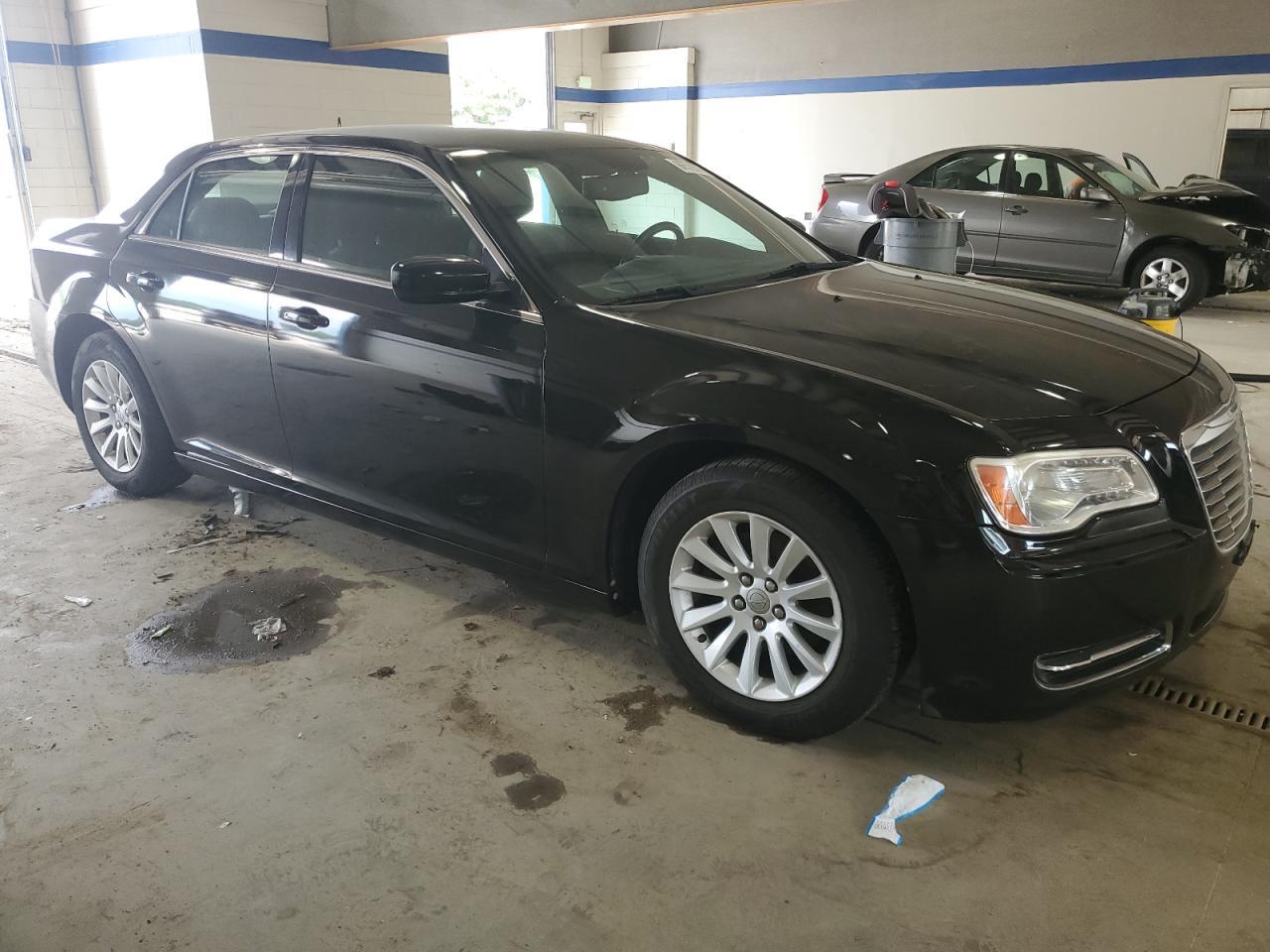 2012 Chrysler 300 - Фото 4