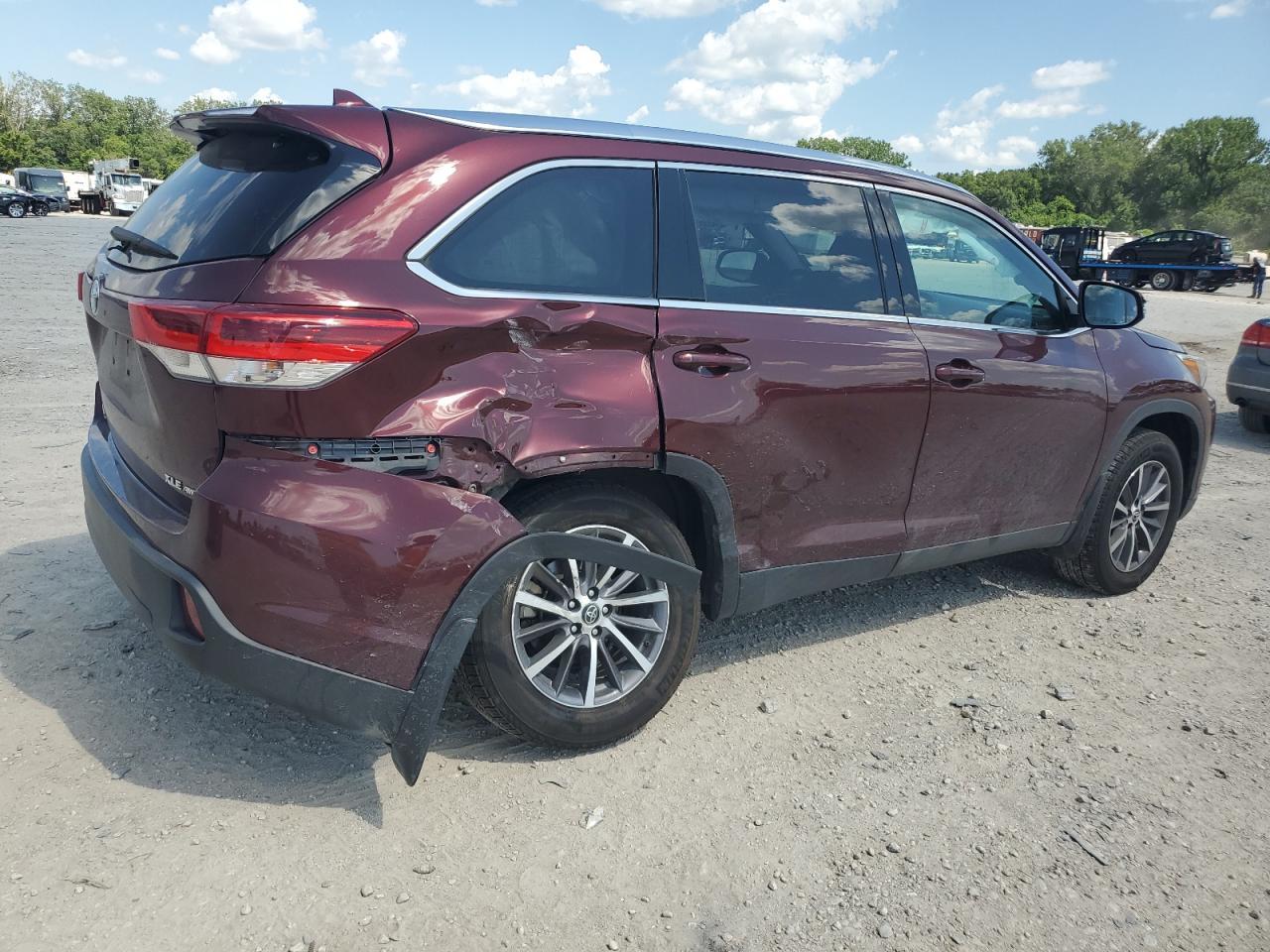 2019 Toyota Highlander Se - Фото 3