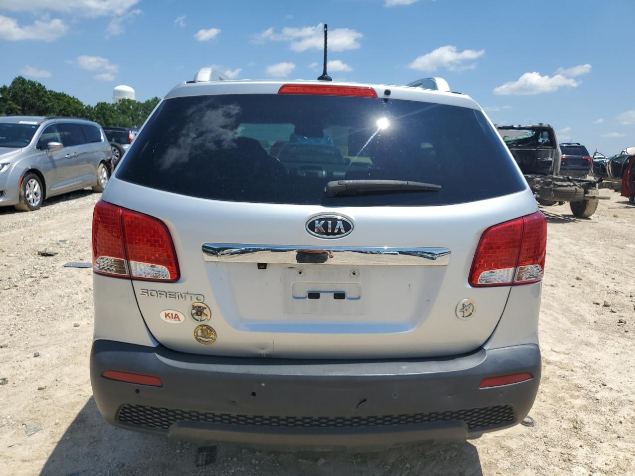 2013 Kia Sorento Lx - Image 6