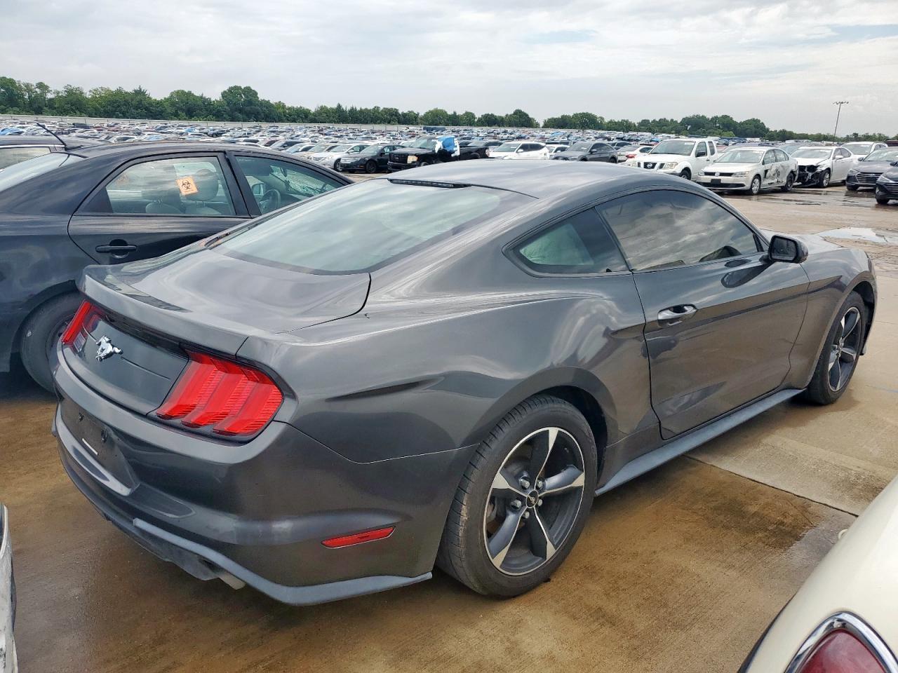 2018 Ford Mustang - Фото 3