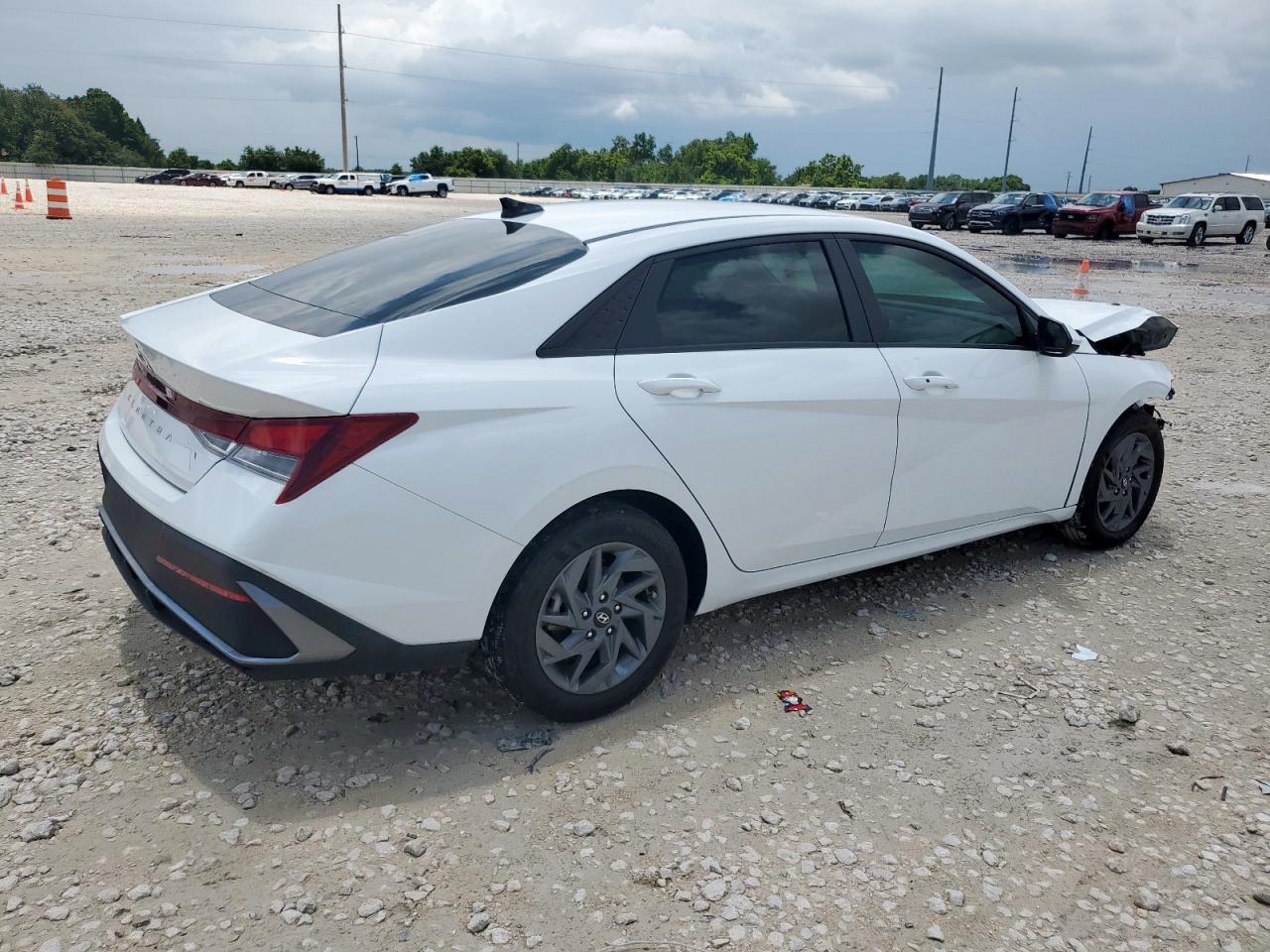2024 Hyundai Elantra Sel - Фото 3