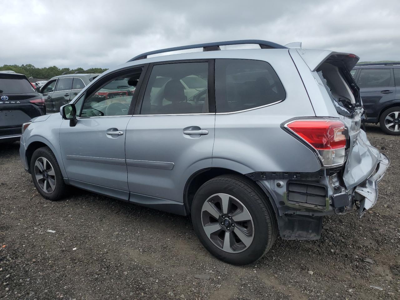 2017 Subaru Forester 2.5I Limited - Image 2