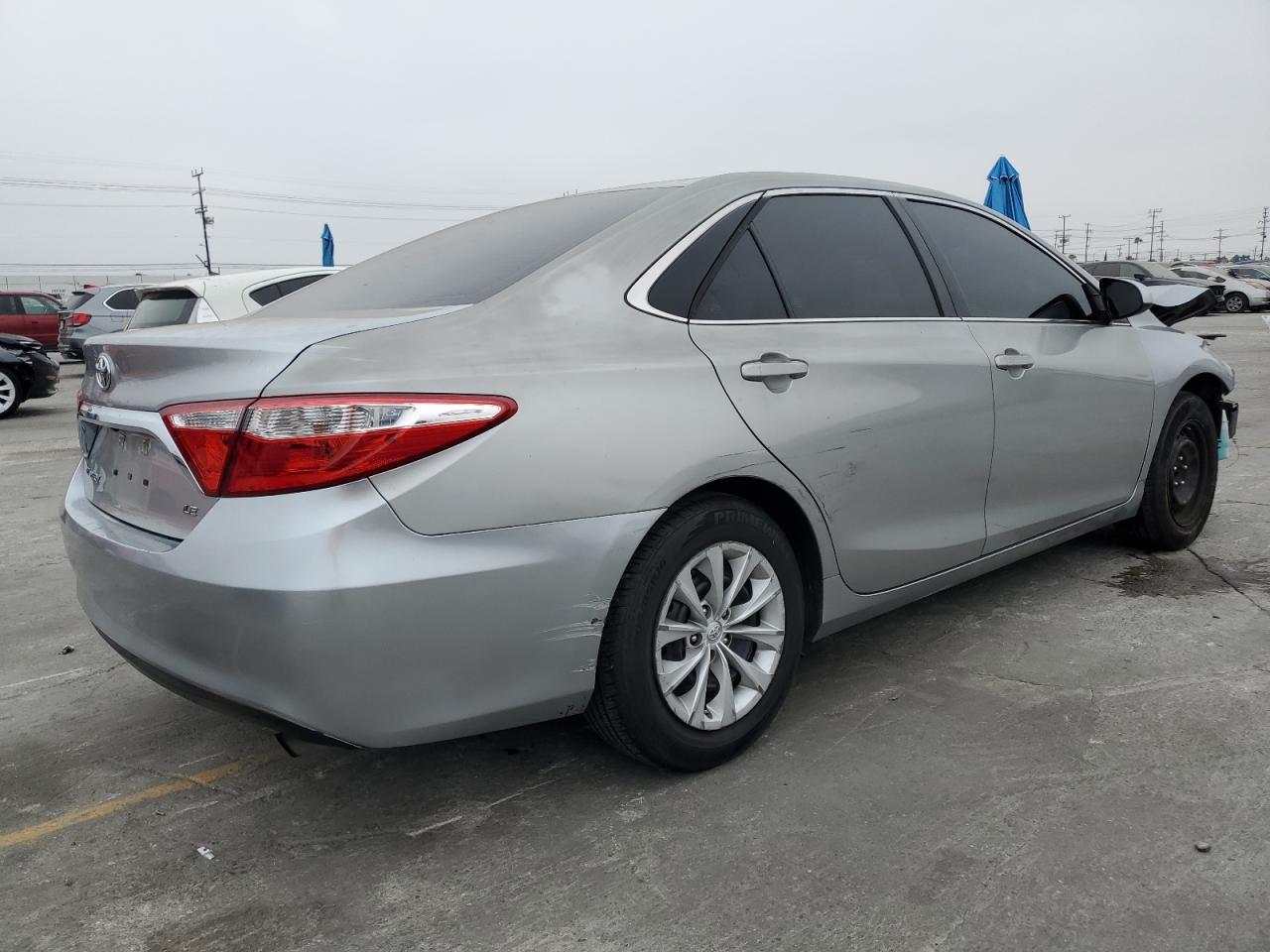 2015 Toyota Camry Le - Image 3