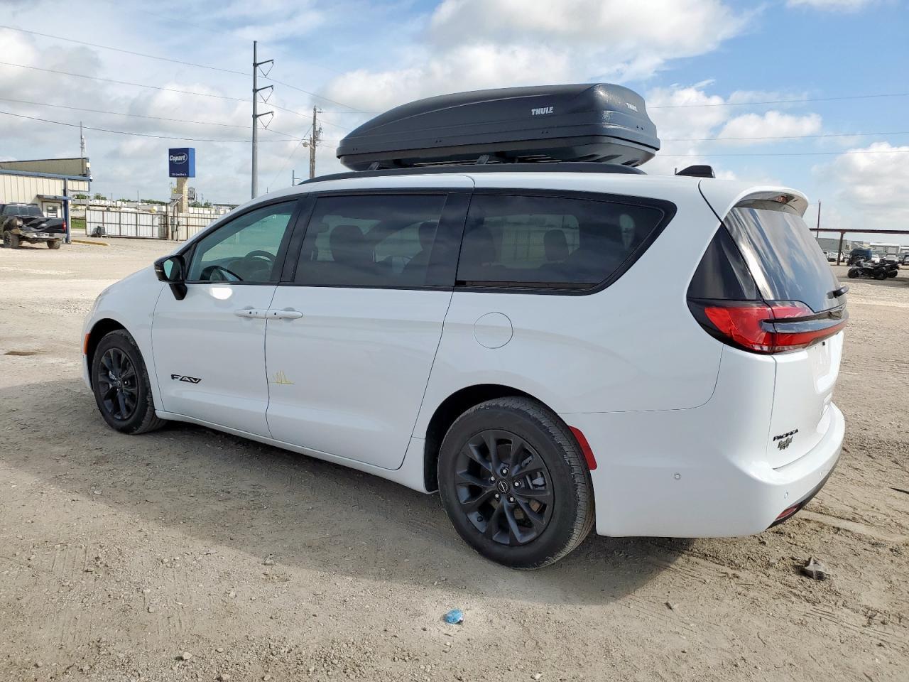 2025 Chrysler Pacifica Select - Image 2