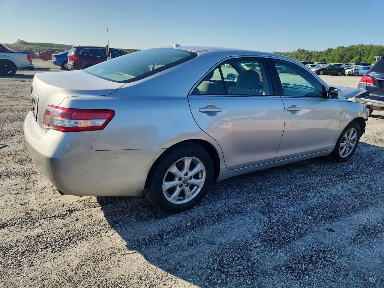 2011 Toyota Camry Base - Фото 3