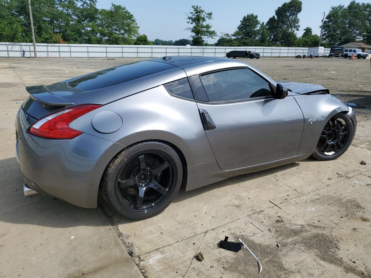 2011 Nissan 370Z Base - Фото 3