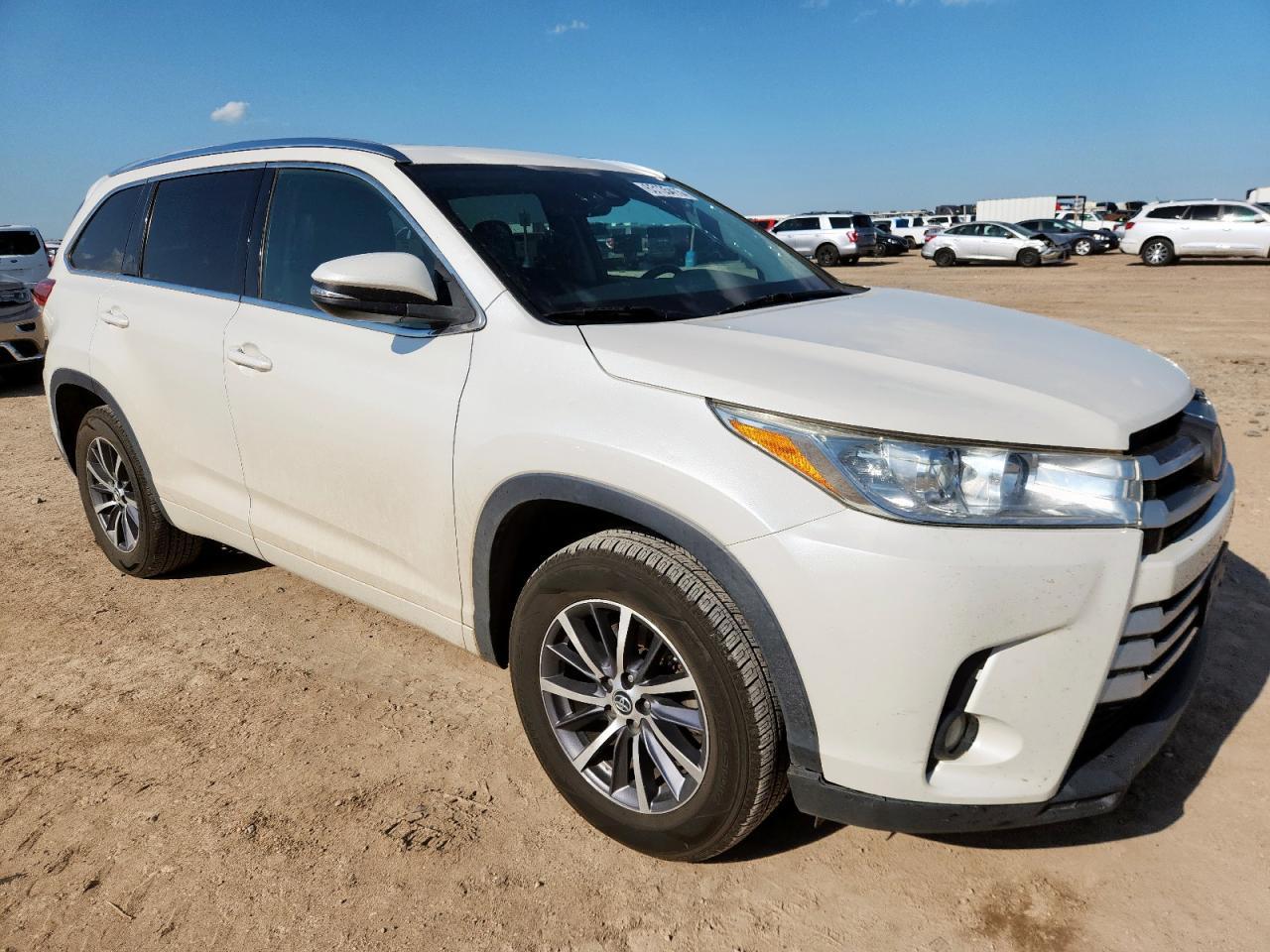 2018 Toyota Highlander Se - Фото 4