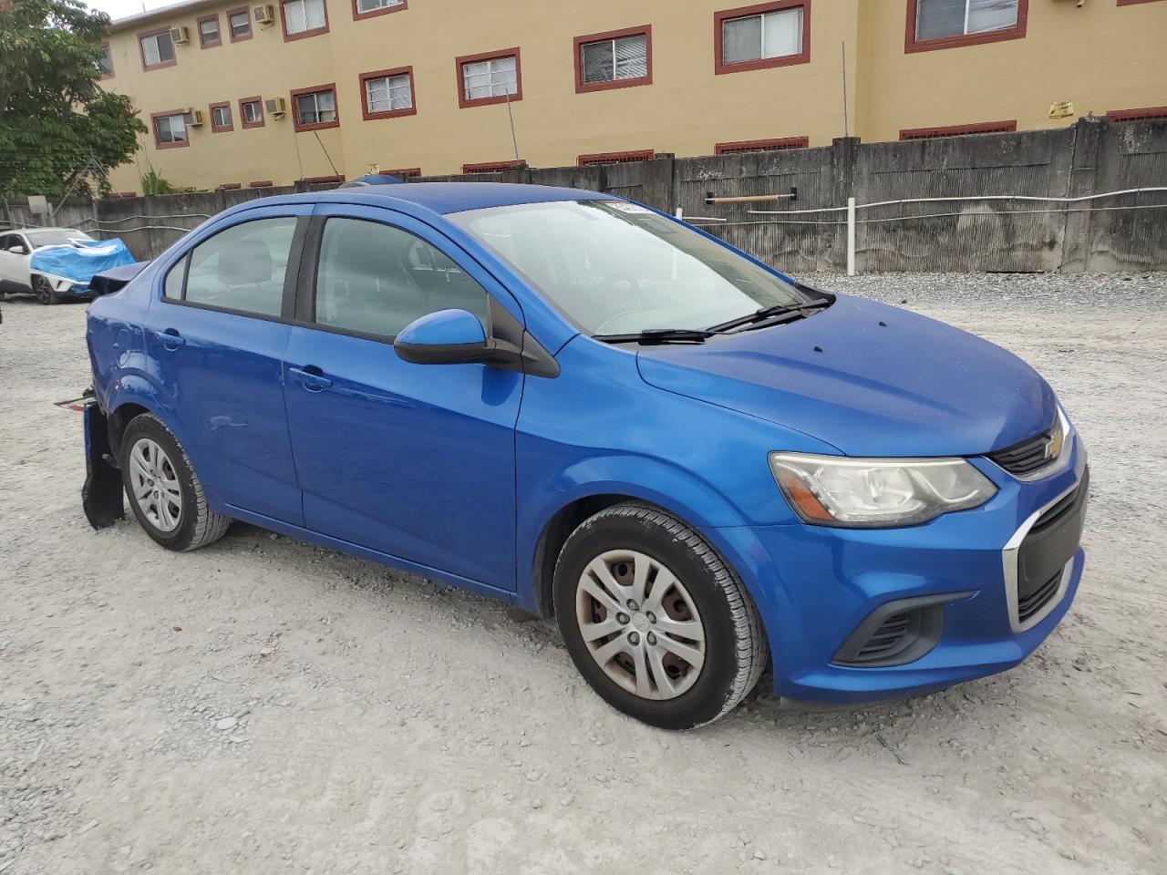 2017 Chevrolet Sonic Ls - Фото 4