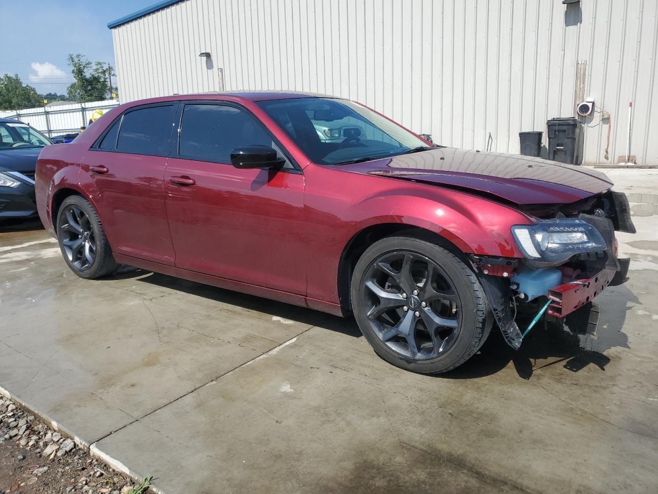 2020 Chrysler 300 Touring - Фото 4