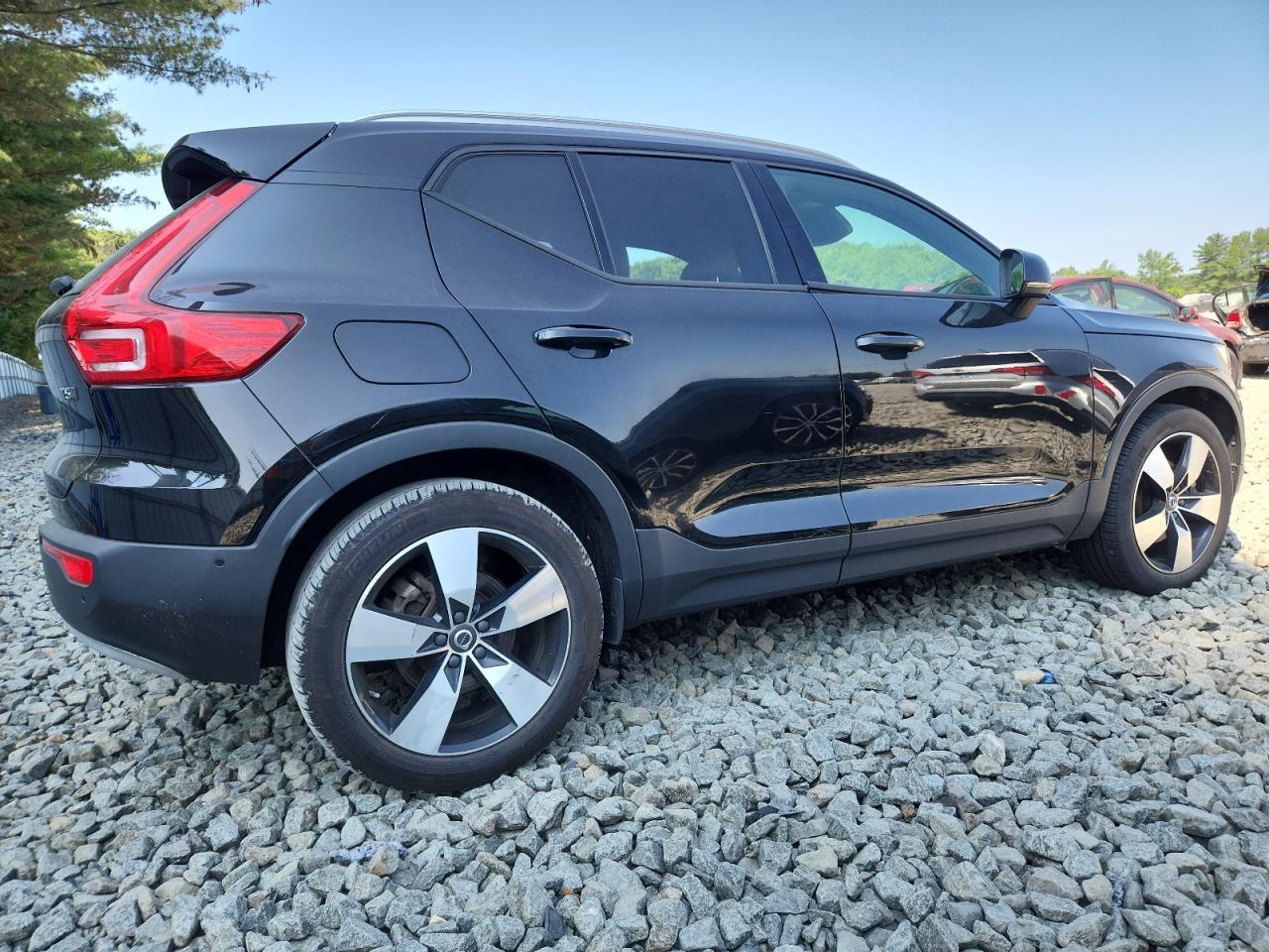 2019 Volvo Xc40 T5 Momentum - Фото 3
