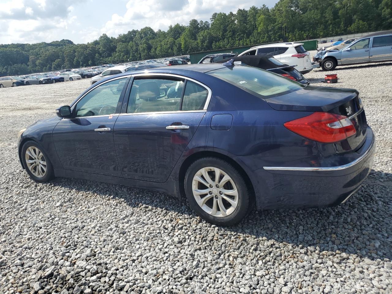 2012 Hyundai Genesis 3.8L - Фото 2