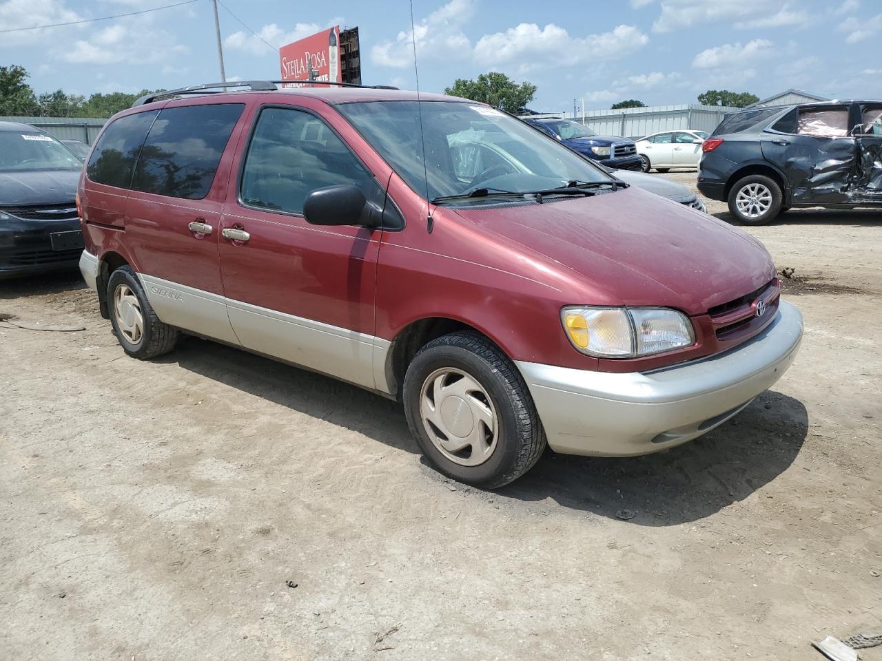 1999 Toyota Sienna Le - Фото 4
