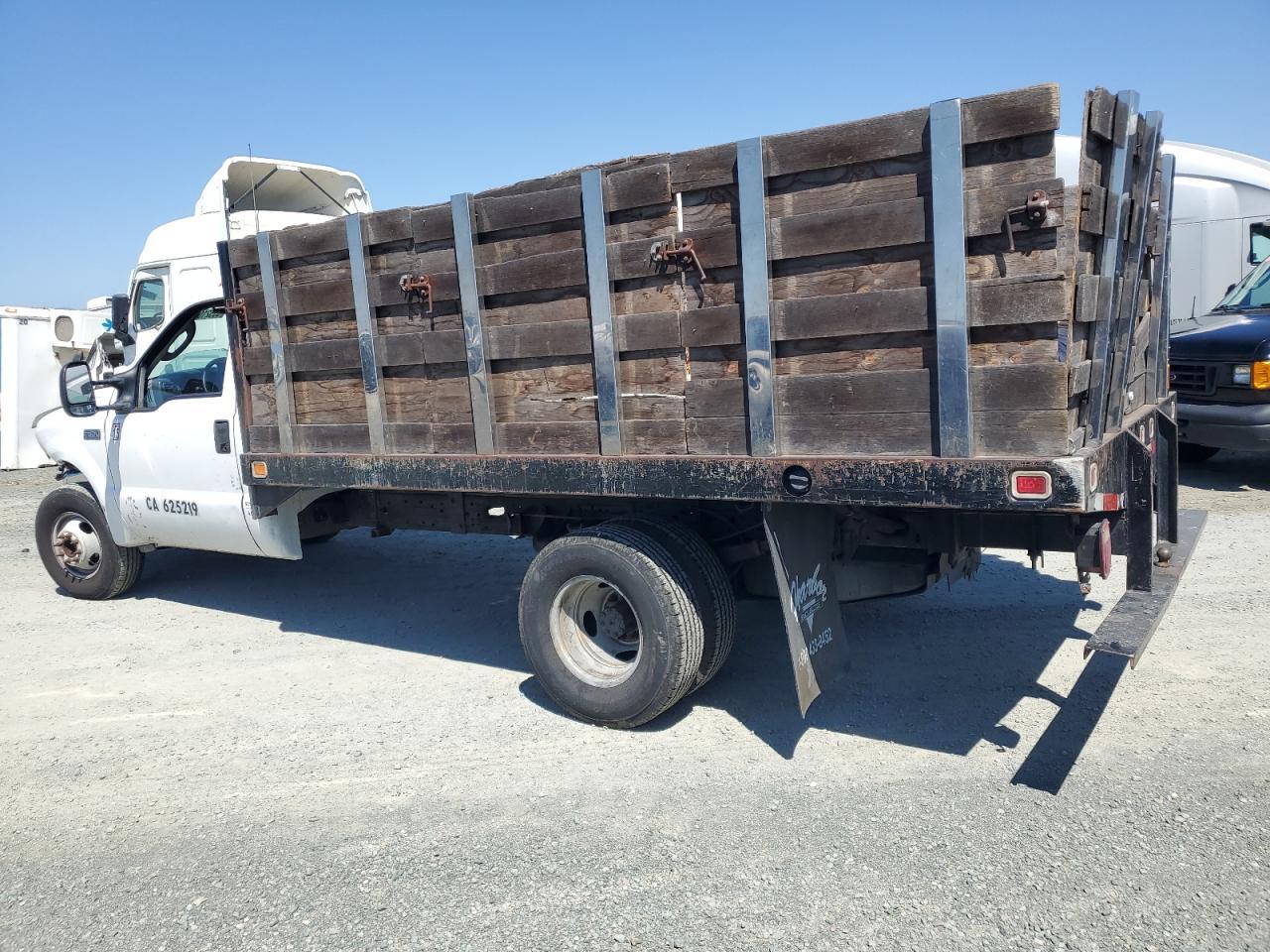 2004 Ford F350 Super Duty - Image 3