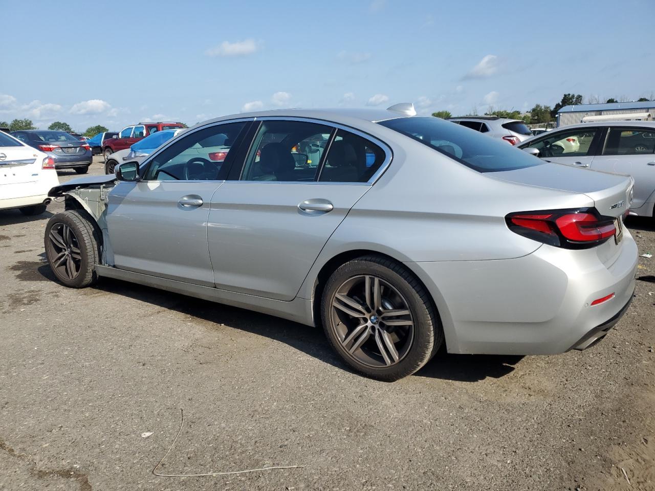 2021 BMW 530 Xi - Фото 2
