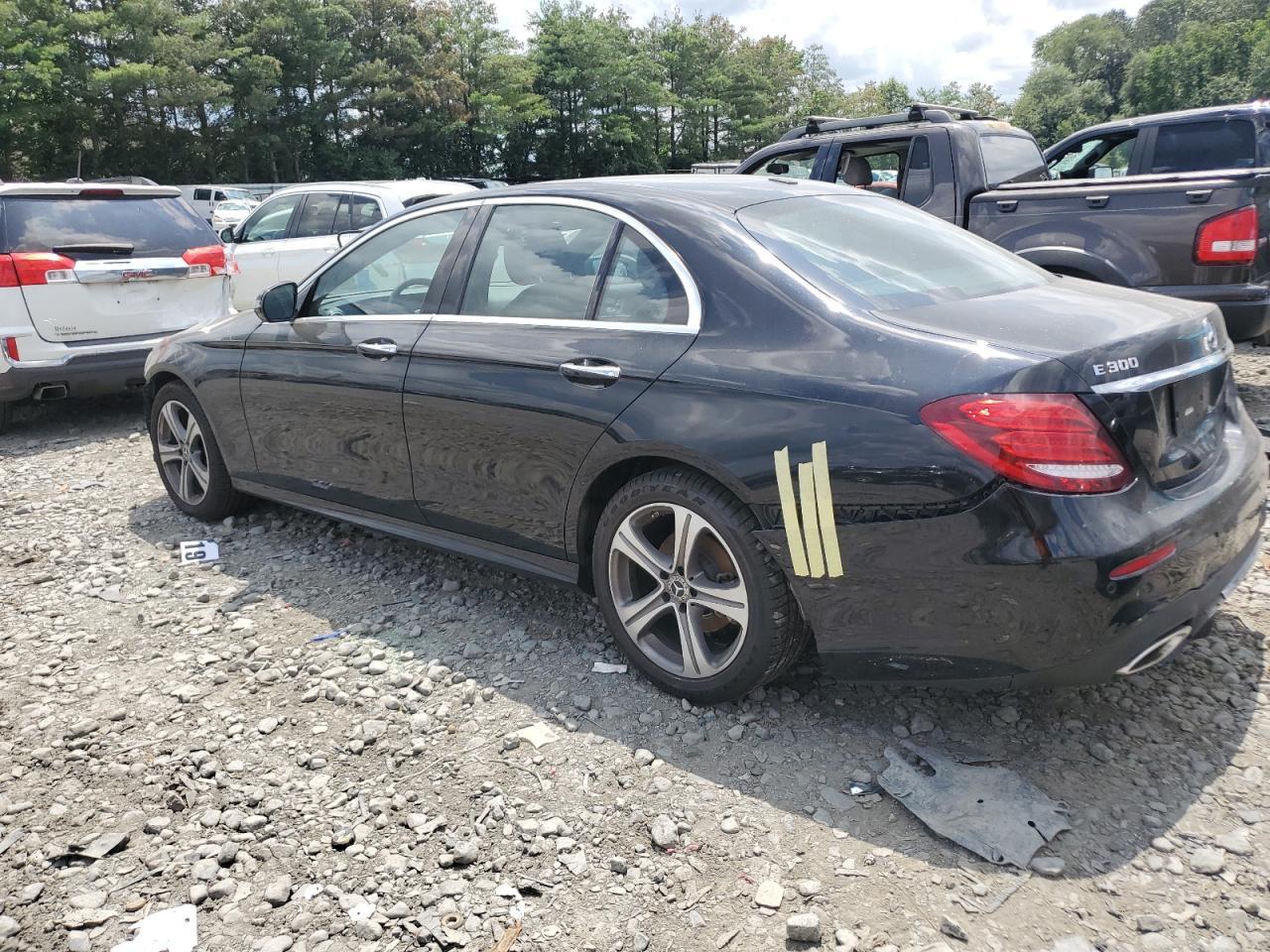 2019 Mercedes-Benz E 300 4Matic - Фото 2