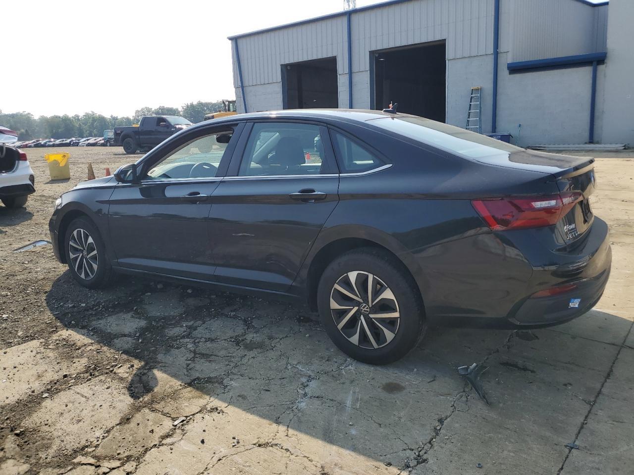 2022 Volkswagen Jetta S - Фото 2