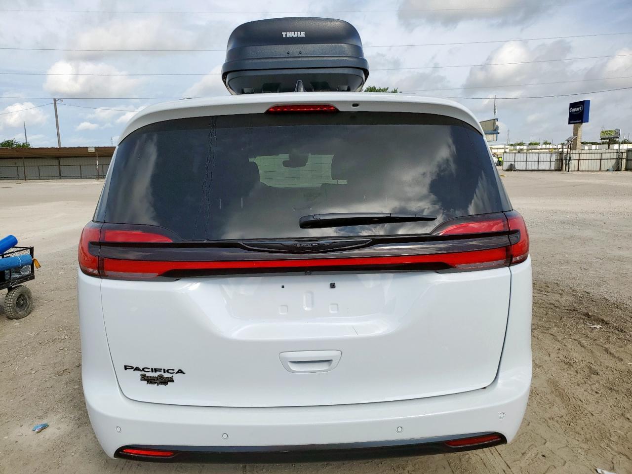 2025 Chrysler Pacifica Select - Image 6
