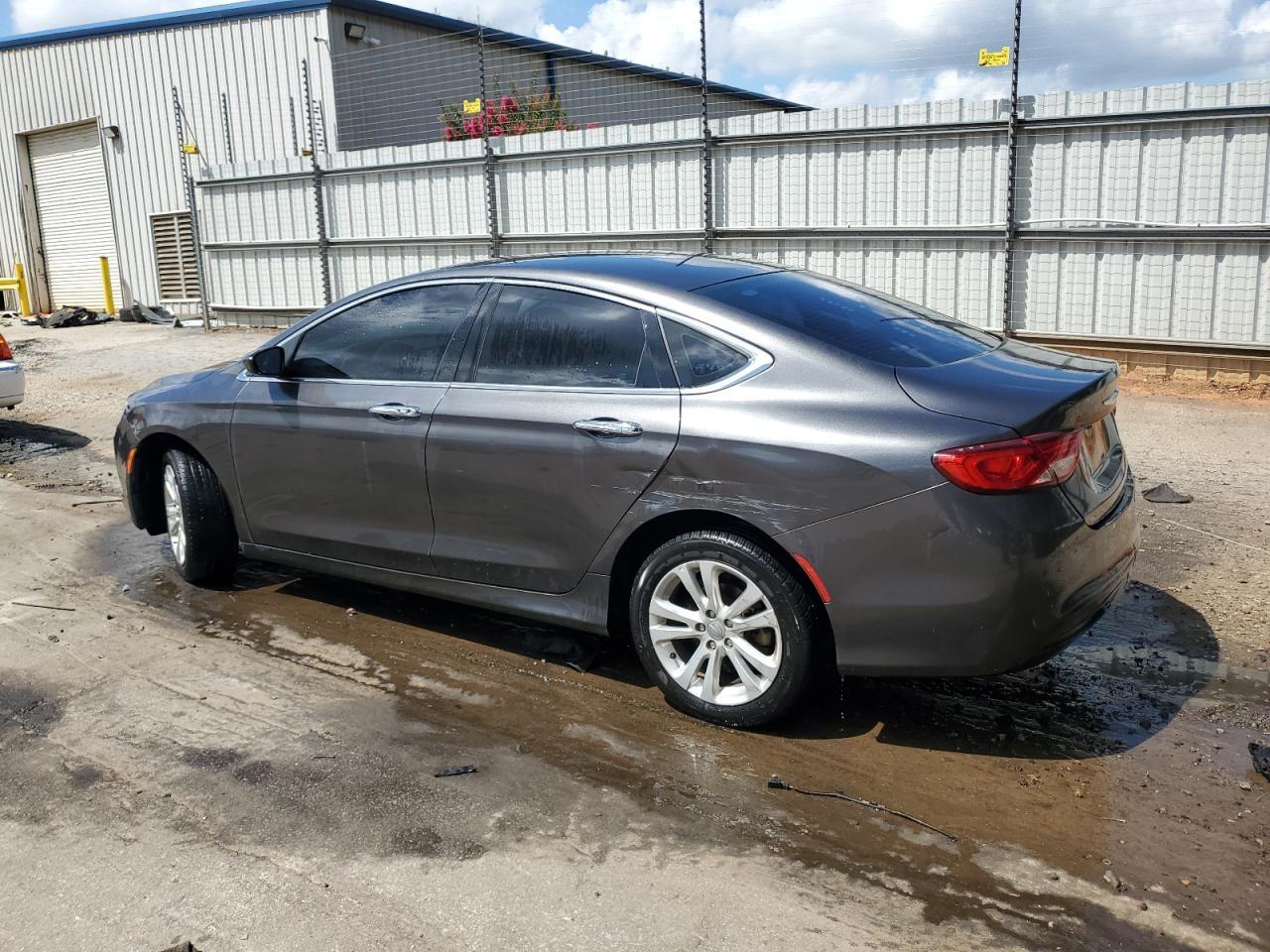 2016 Chrysler 200 Lx - Фото 2