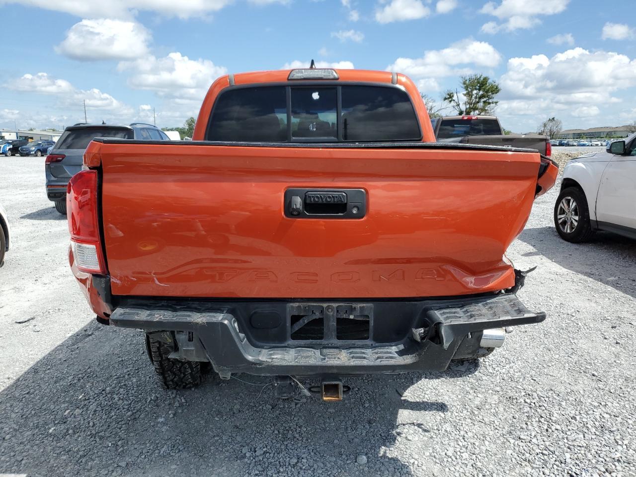 2017 Toyota Tacoma Double Cab - Фото 6