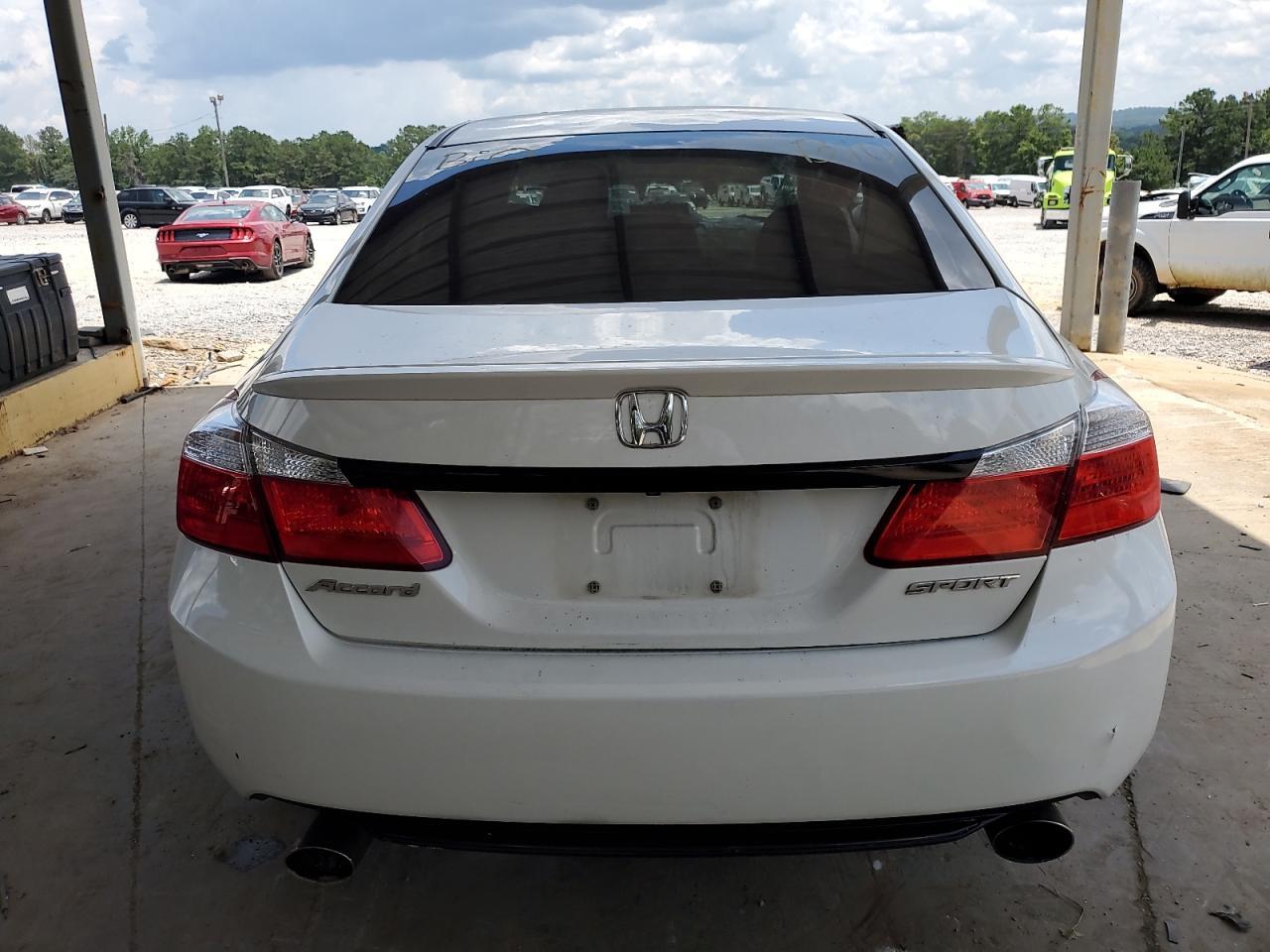2015 Honda Accord Sport - Image 6