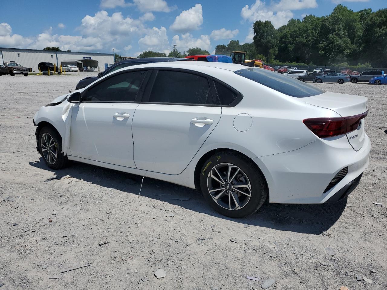2023 Kia Forte Lx - Фото 2